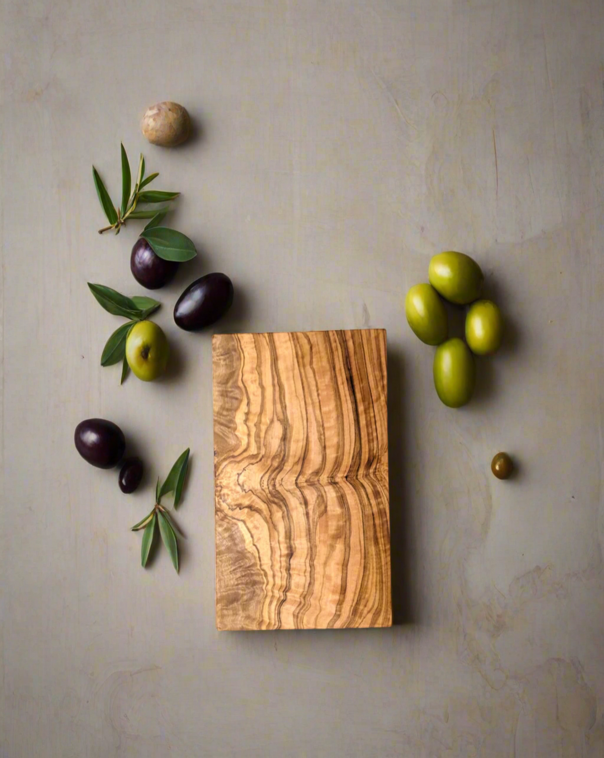 Planche rectangulaire en bois d'olivier naturel