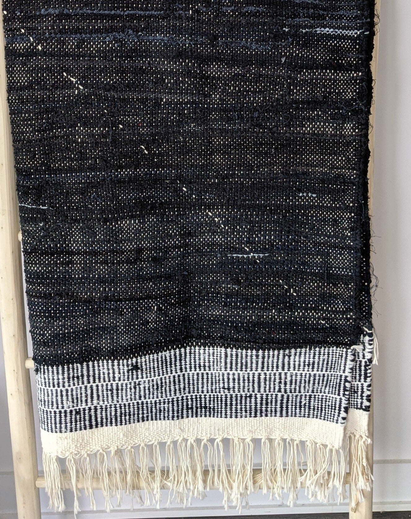 Handmade Carpet From Recycled Textile | Gharyan Stoneware